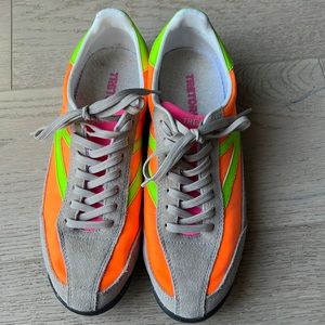 Tretorn neon and tan sneaker womens size 9.